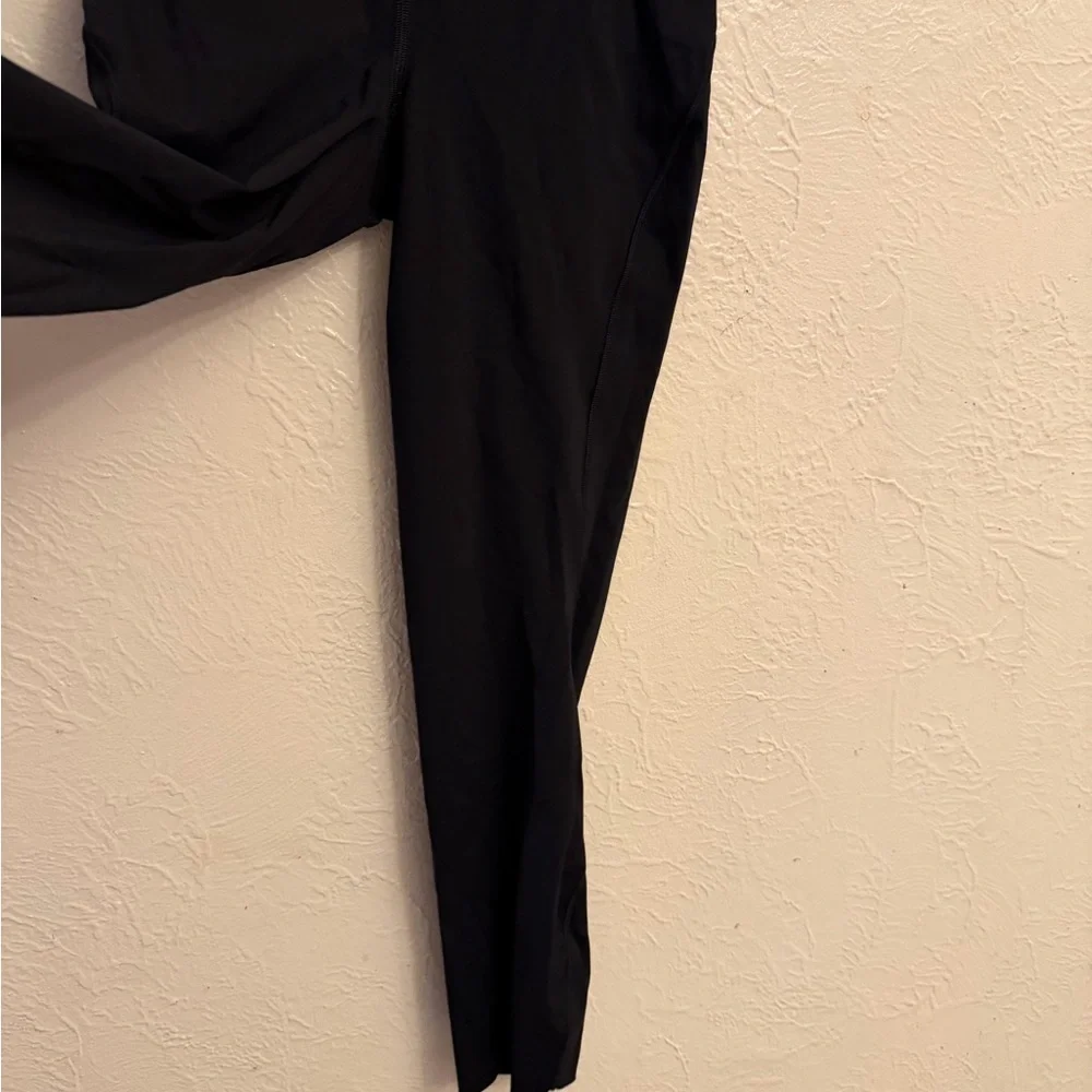 Lululemon leggings - Picture 2 of 10